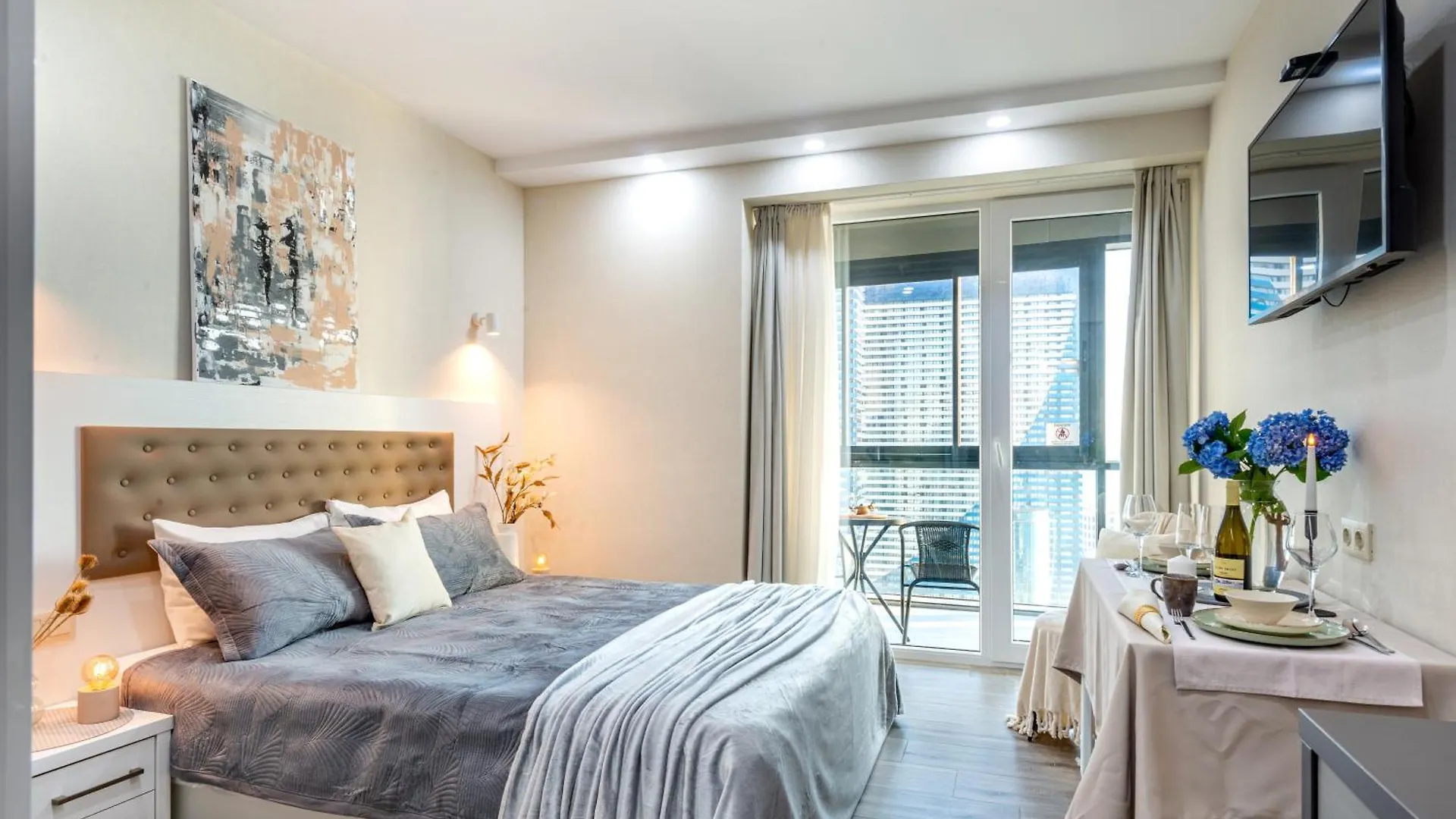 Sea Dreams - Enchanting Views Of The Singing Fountains And Sunset Batumi Apartment