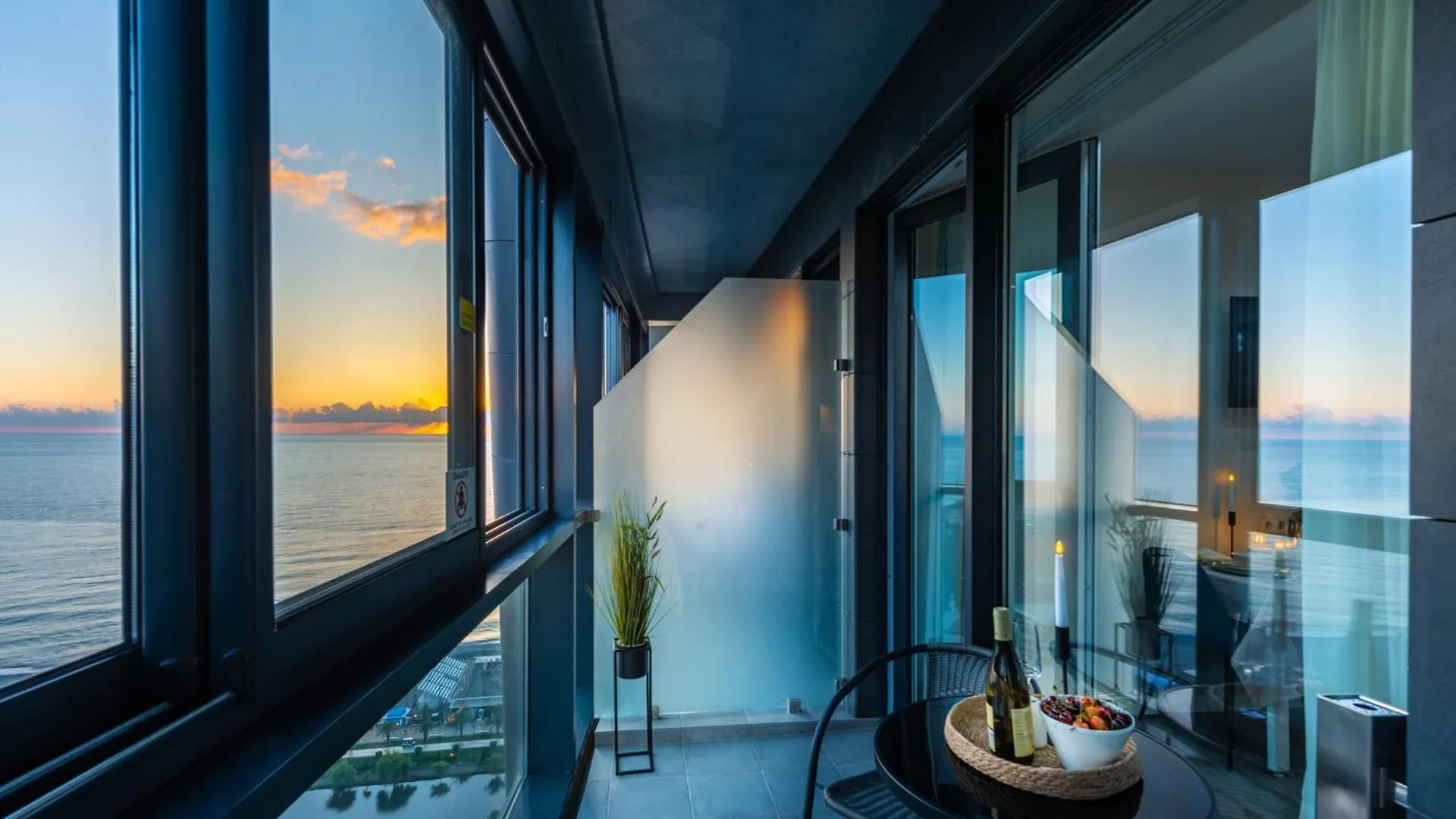 Sea Dreams - Enchanting Views Of The Singing Fountains And Sunset Batumi 0*,  Georgia