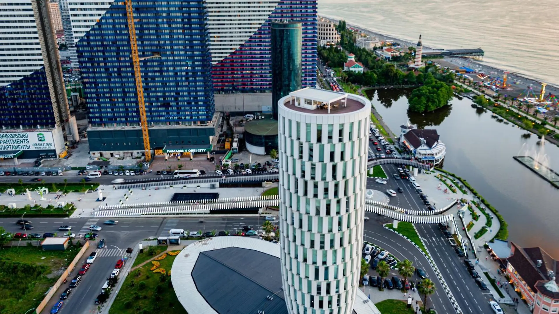Sea Dreams - Enchanting Views Of The Singing Fountains And Sunset Batumi
